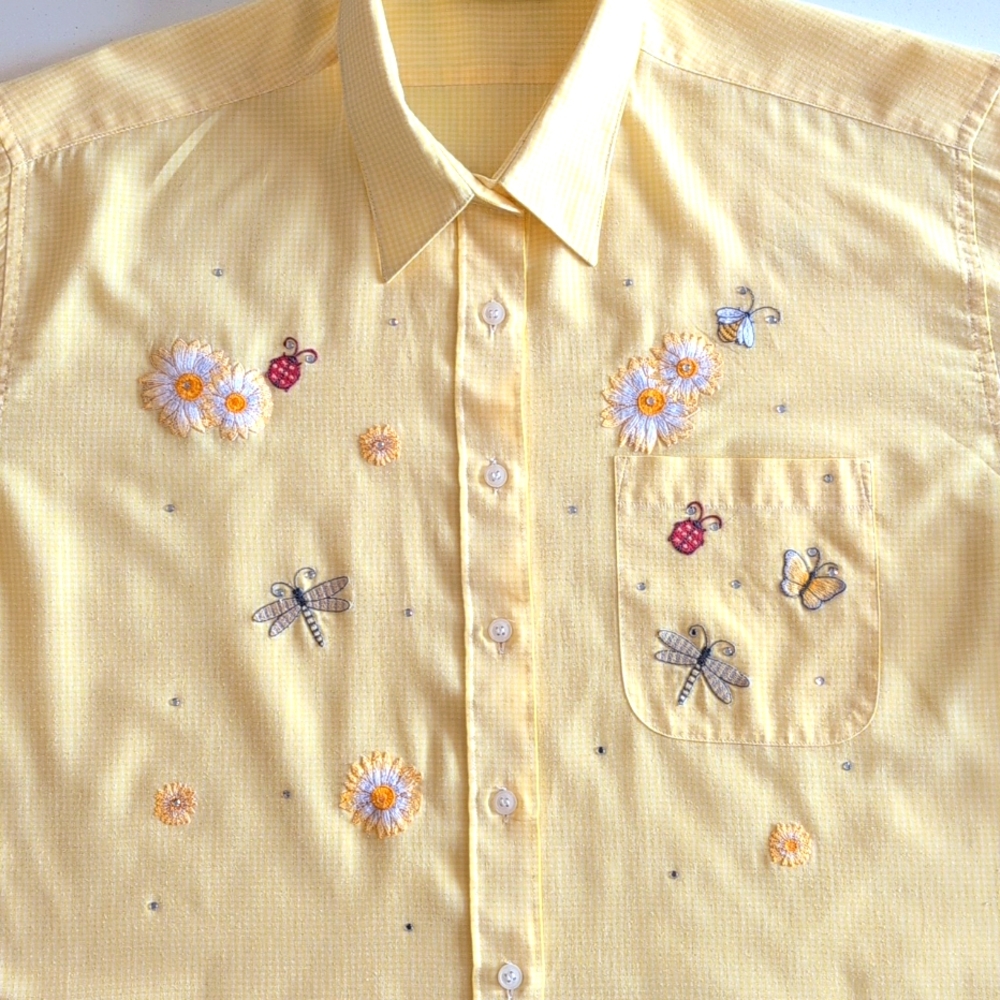 Vintage Gingham button up embroidered ladybugs, flowers, bees, dragonflies. PXL. - Picture 9 of 11